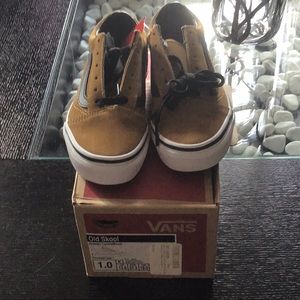 Girls brand new vans sneakers.